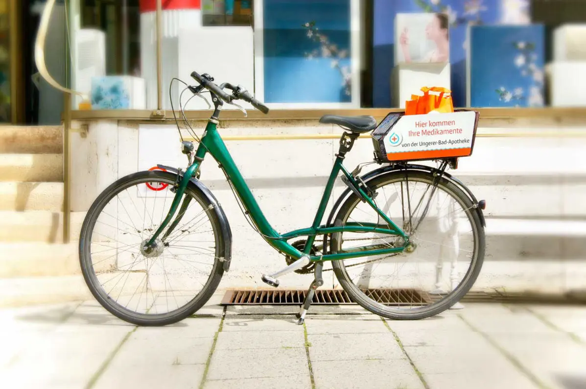 Lieferung per Fahrrad – Ungerer-Bad-Apotheke